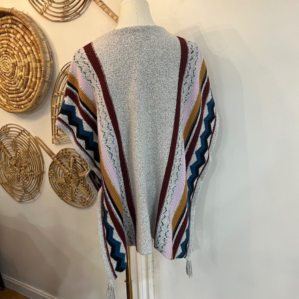 Xhilaration Grey Knit Poncho Southwestern Stripe Tassel Oversized XL 14/16 - Picture 6 of 7